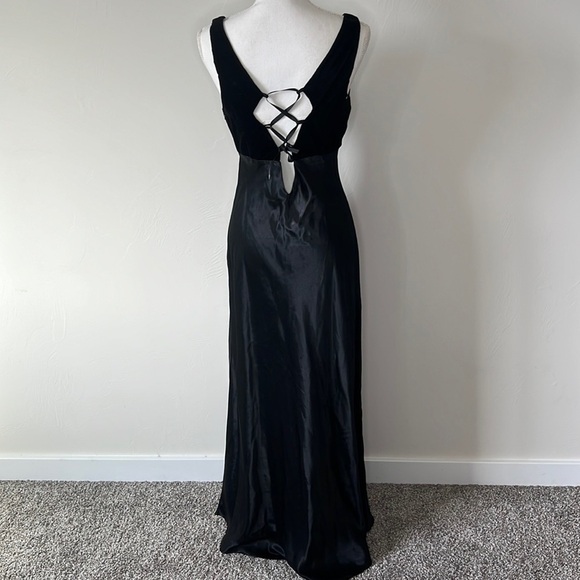 Vintage Rampage Goth Gown - Picture 13 of 14